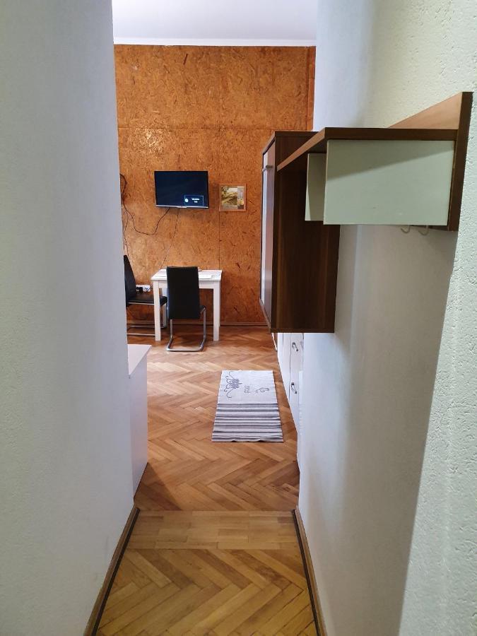 Fazarinc S Parkiriscem Apartment Celje